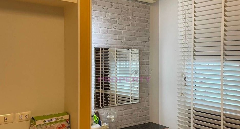 For sale 2 bed condo in Huai Khwang, Bangkok