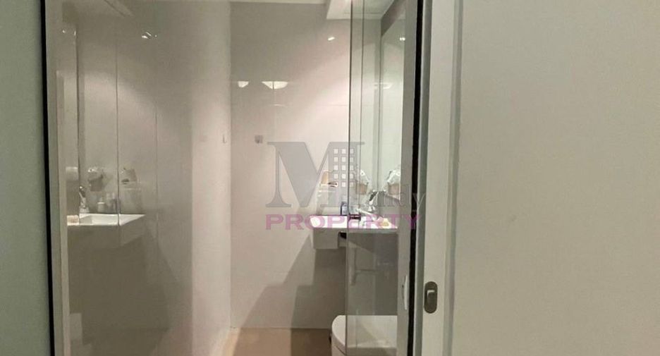 For sale 2 bed condo in Huai Khwang, Bangkok