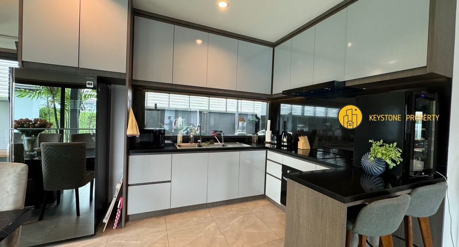 Villa en alquiler y en venta de 3 habitaciones en Bang Lamung, Chonburi
