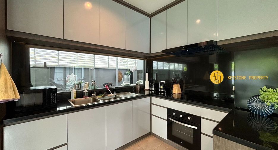 Villa en alquiler y en venta de 3 habitaciones en Bang Lamung, Chonburi