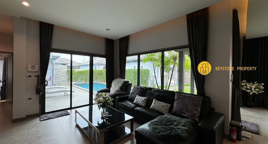 Villa en alquiler y en venta de 3 habitaciones en Bang Lamung, Chonburi