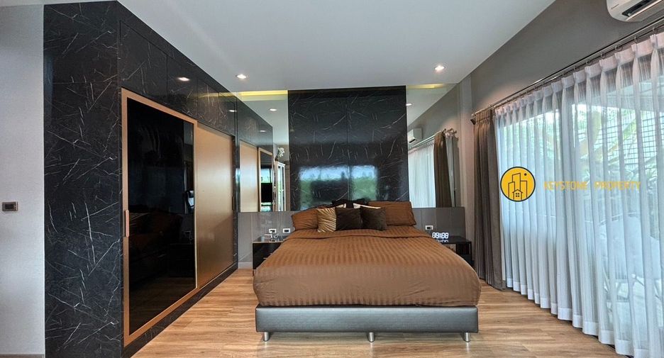 Villa en alquiler y en venta de 3 habitaciones en Bang Lamung, Chonburi