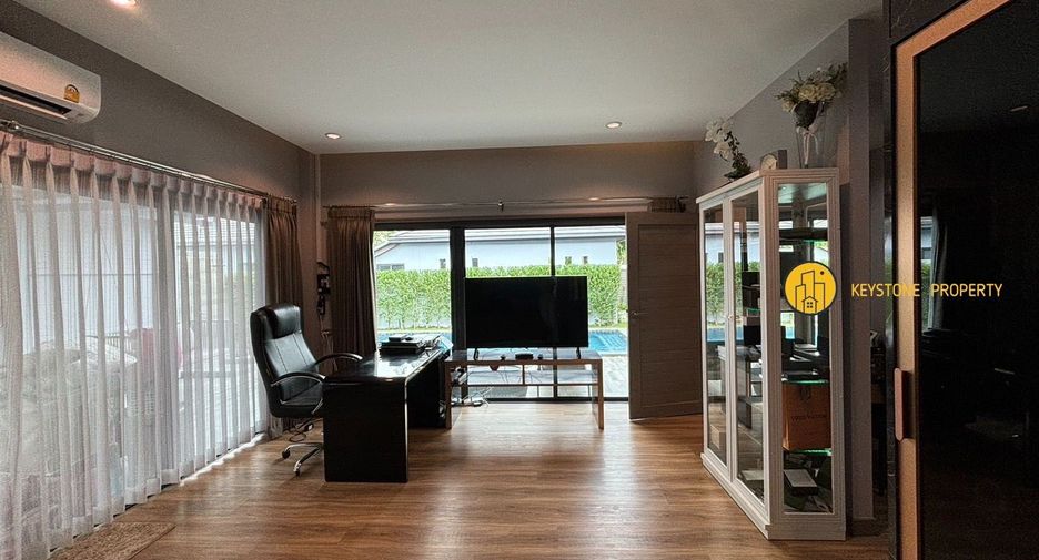 Villa en alquiler y en venta de 3 habitaciones en Bang Lamung, Chonburi