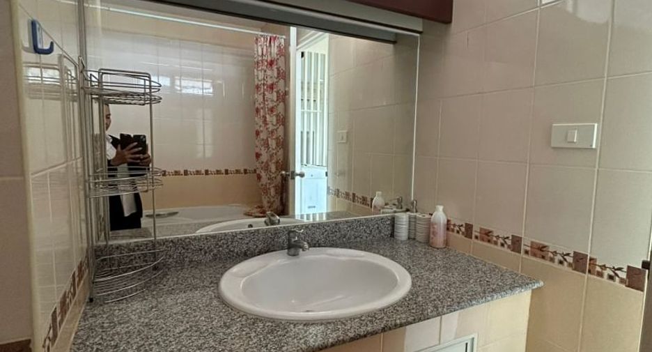 Condo en alquiler de 1 habitaciones en Si Racha, Chonburi