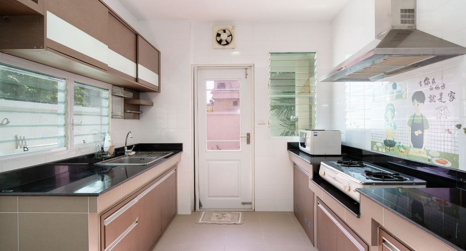 For sale 3 bedrooms house in Pak Kret, Nonthaburi