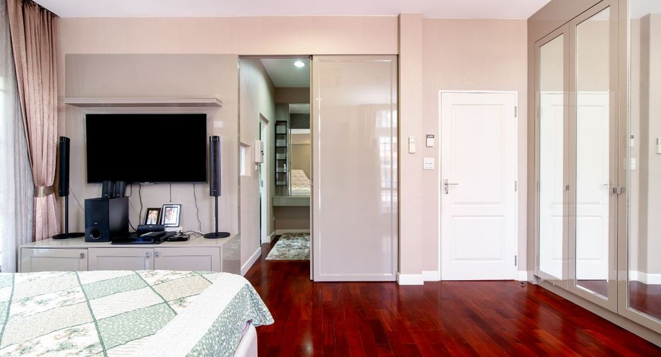 For sale 3 bedrooms house in Pak Kret, Nonthaburi