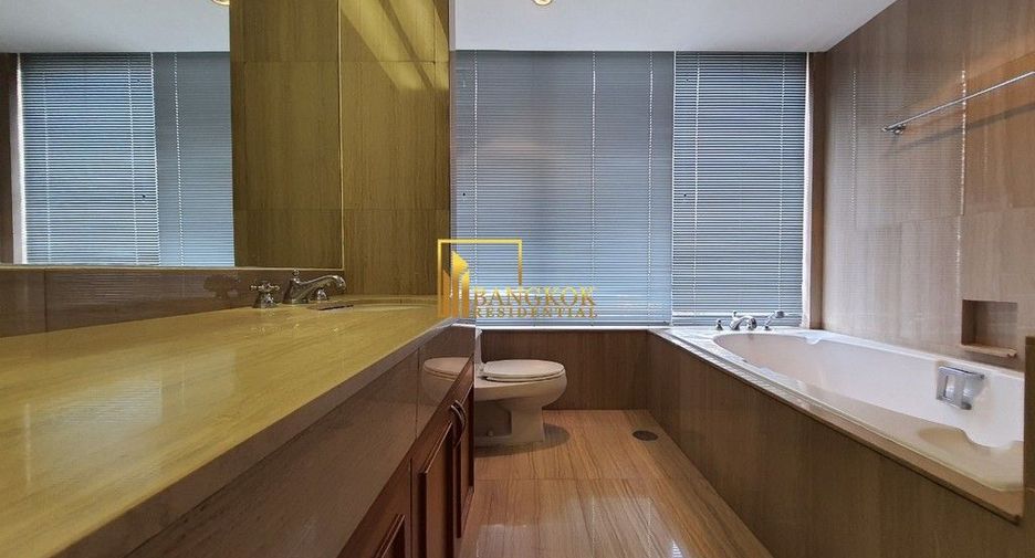 Wohnung zur Miete mit 3 Zimmer in Pathum Wan, Bangkok