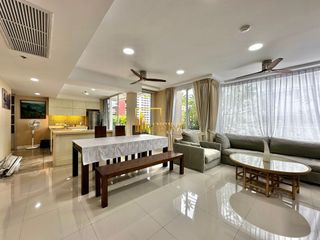 À louer 2 chambres condo à Pathum Wan, Bangkok