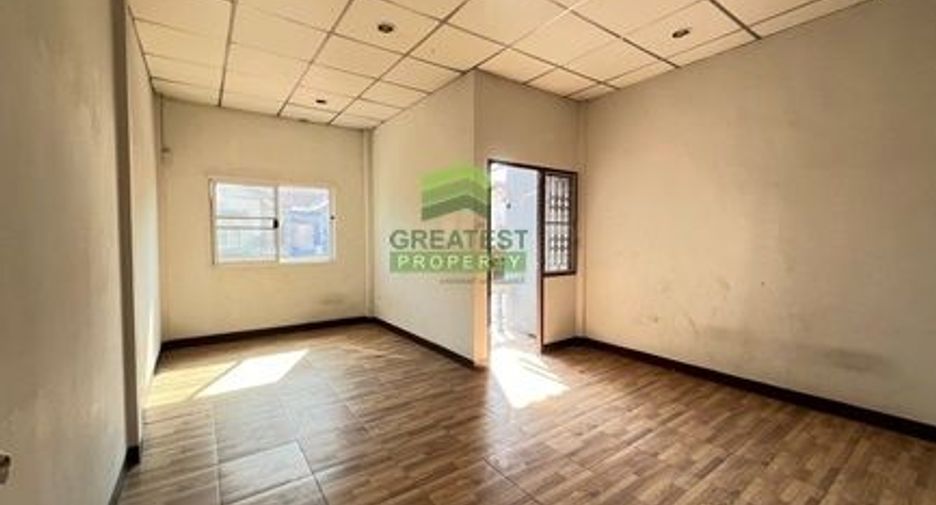 For sale 2 bedrooms townhouse in Khlong Sam Wa, Bangkok