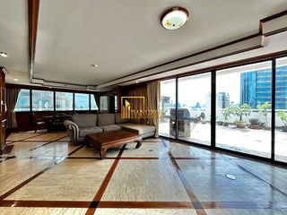 À louer 3 chambres condo à Khlong Toei, Bangkok
