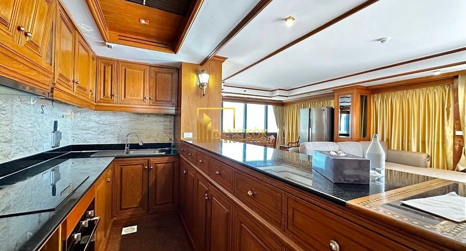 Wohnung zur Miete mit 3 Zimmer in Khlong Toei, Bangkok