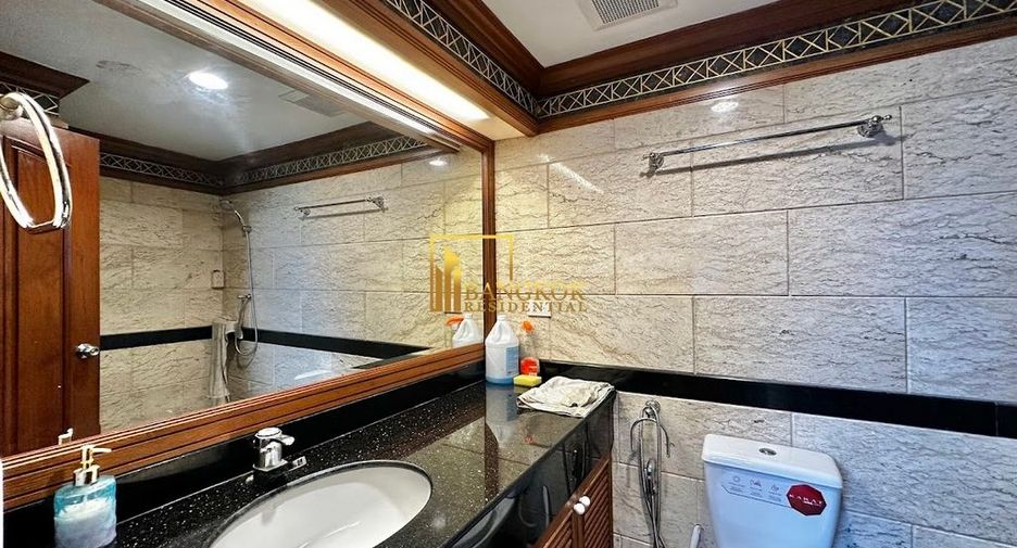 Wohnung zur Miete mit 3 Zimmer in Khlong Toei, Bangkok