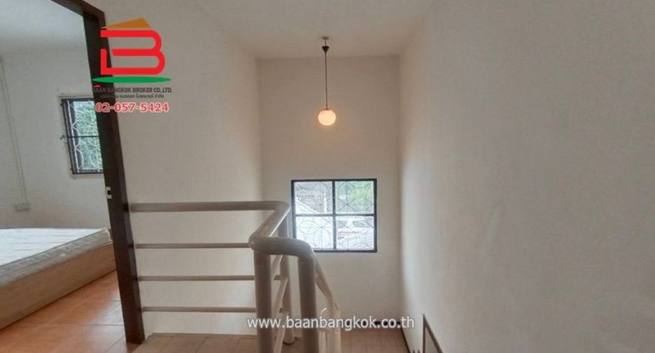 For sale 4 bedrooms house in Sai Mai, Bangkok