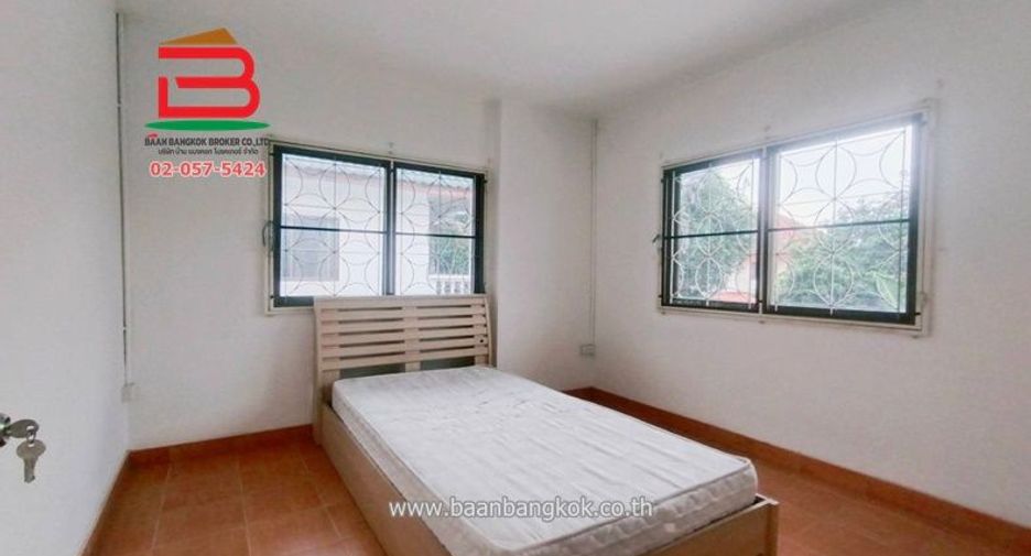 For sale 4 bedrooms house in Sai Mai, Bangkok