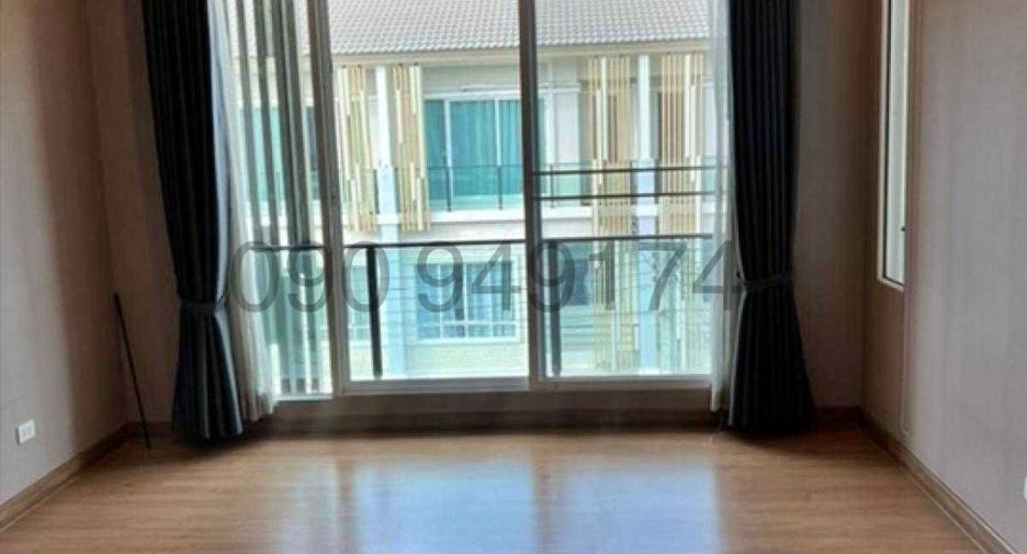 For rent 3 bedrooms townhouse in Pak Kret, Nonthaburi
