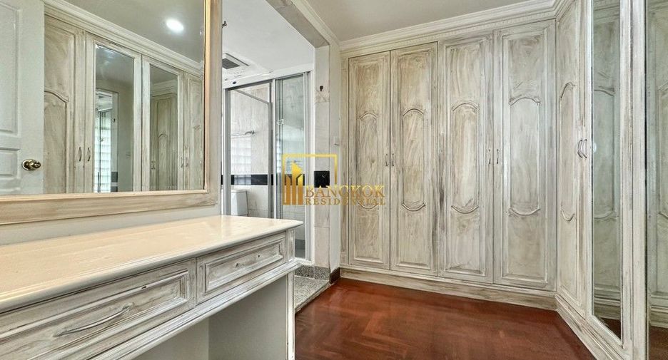Condo en alquiler de 3 habitaciones en Khlong Toei, Bangkok