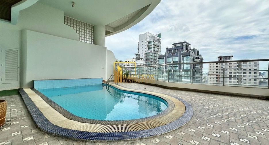 Condo en alquiler de 3 habitaciones en Khlong Toei, Bangkok