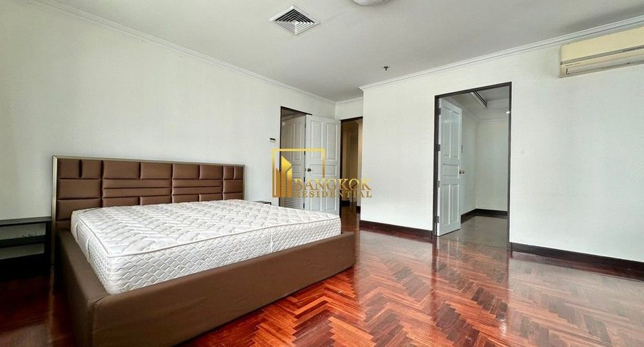 Condo en alquiler de 3 habitaciones en Khlong Toei, Bangkok