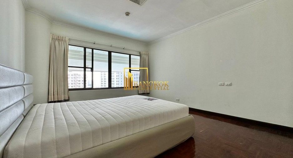Condo en alquiler de 3 habitaciones en Khlong Toei, Bangkok