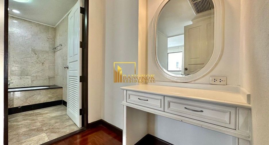 Condo en alquiler de 3 habitaciones en Khlong Toei, Bangkok