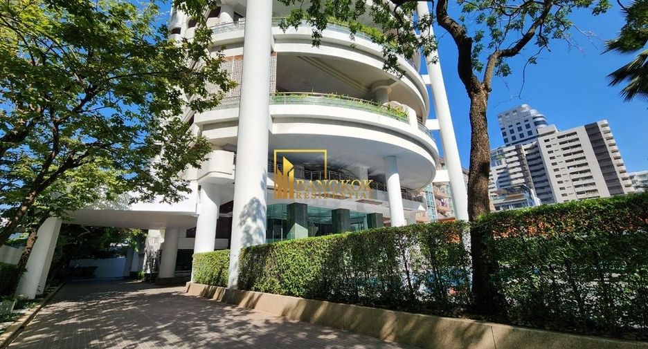 Condo en alquiler de 3 habitaciones en Khlong Toei, Bangkok