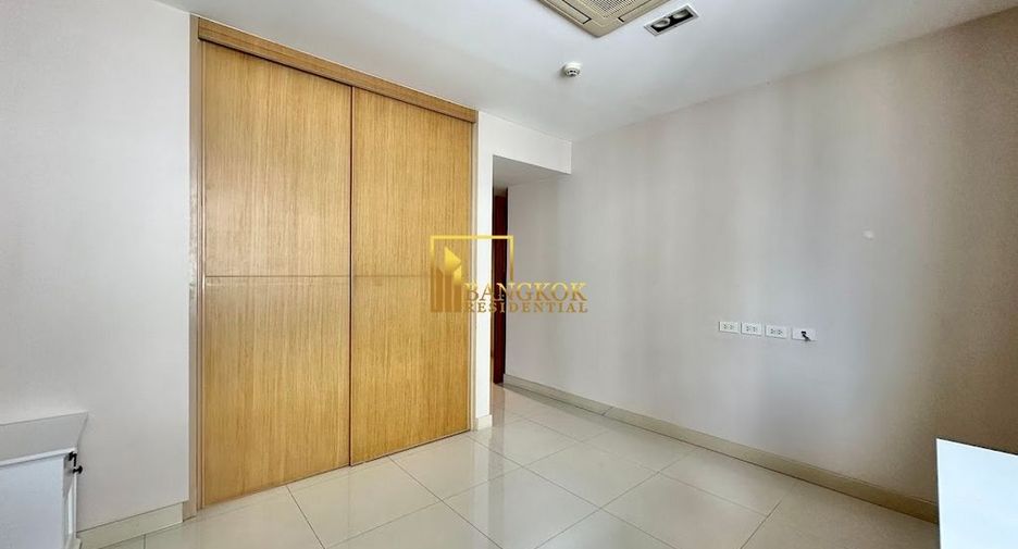 Condo en alquiler de 3 habitaciones en Khlong Toei, Bangkok
