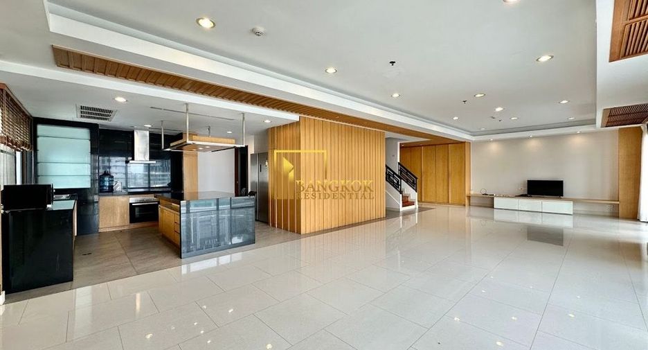 Condo en alquiler de 3 habitaciones en Khlong Toei, Bangkok