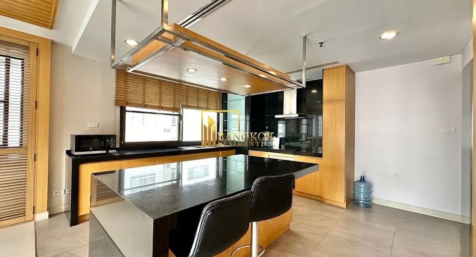 Condo en alquiler de 3 habitaciones en Khlong Toei, Bangkok