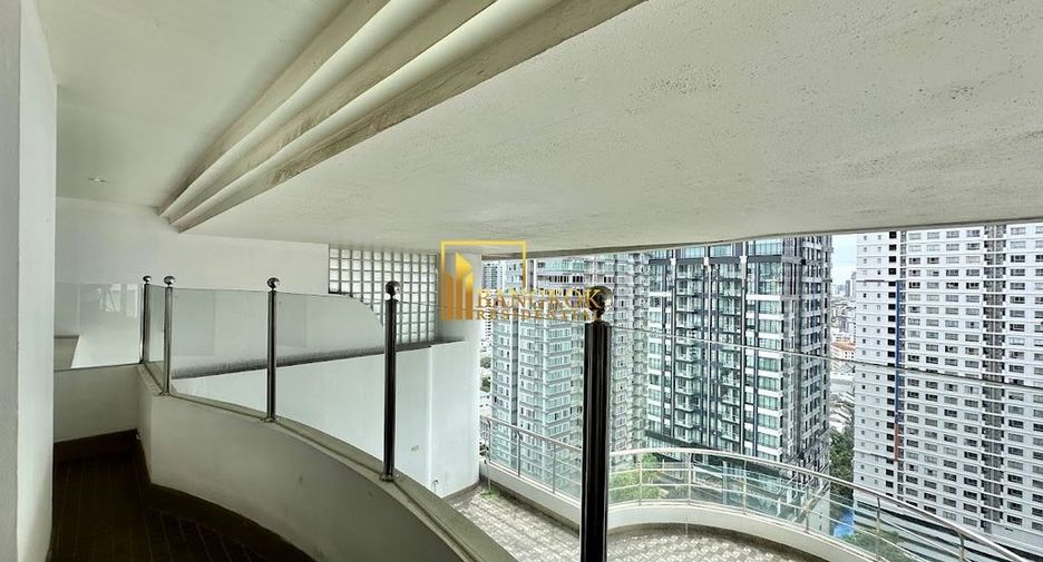Condo en alquiler de 3 habitaciones en Khlong Toei, Bangkok