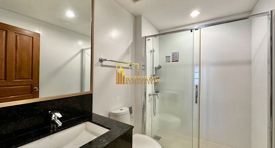 Condo en alquiler de 3 habitaciones en Khlong Toei, Bangkok