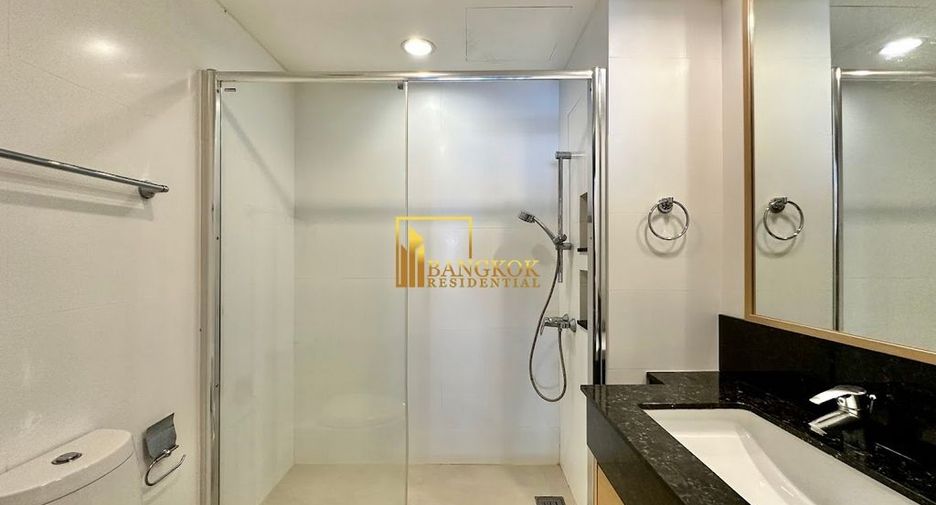 Condo en alquiler de 3 habitaciones en Khlong Toei, Bangkok