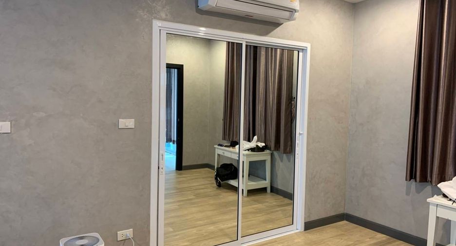 For sale 40 bed apartment in Phra Khanong, Bangkok