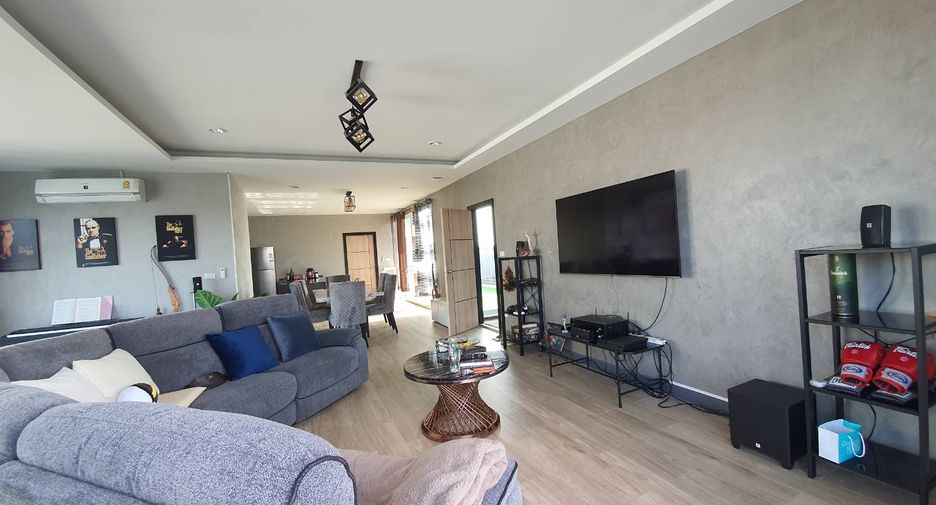 For sale 40 bed apartment in Phra Khanong, Bangkok