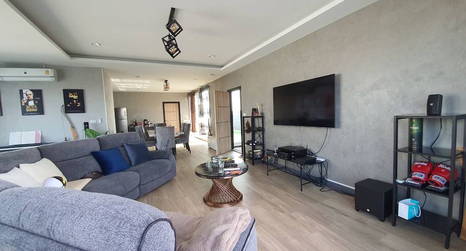 For sale 40 bed apartment in Phra Khanong, Bangkok