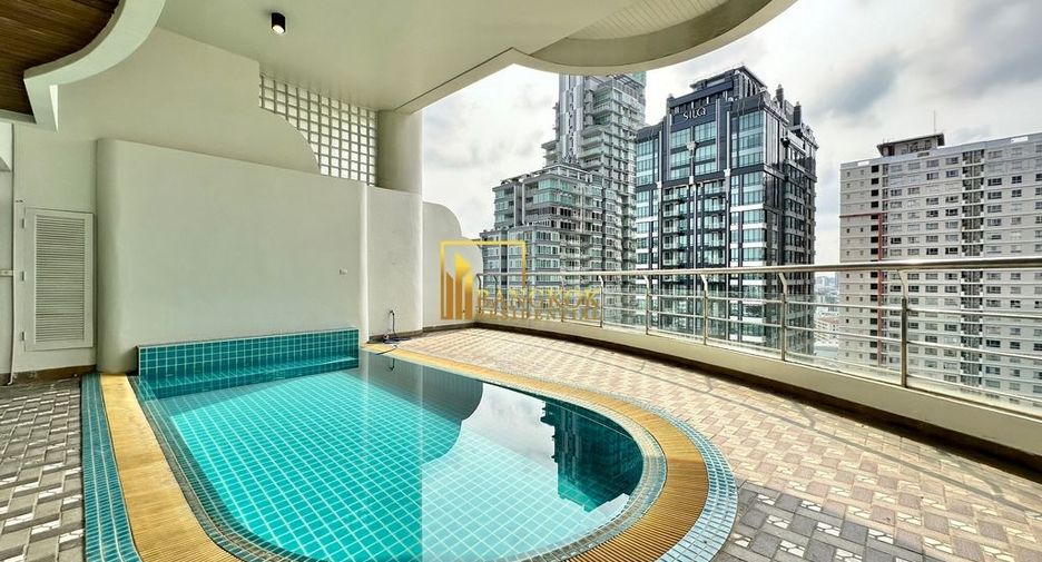 Condo en alquiler de 4 habitaciones en Khlong Toei, Bangkok