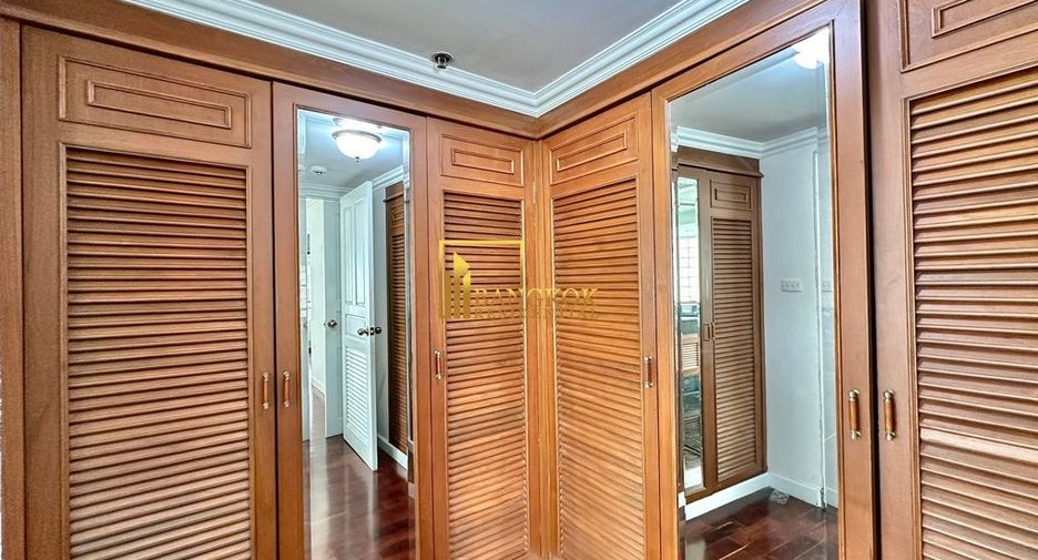 Condo en alquiler de 4 habitaciones en Khlong Toei, Bangkok