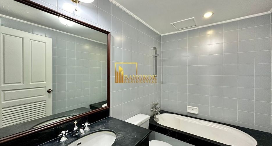 Condo en alquiler de 4 habitaciones en Khlong Toei, Bangkok
