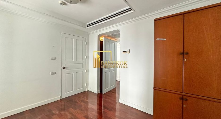 Condo en alquiler de 4 habitaciones en Khlong Toei, Bangkok