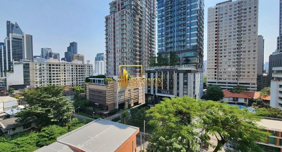 Condo en alquiler de 3 habitaciones en Khlong Toei, Bangkok