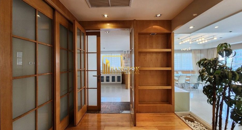 Condo en alquiler de 3 habitaciones en Khlong Toei, Bangkok