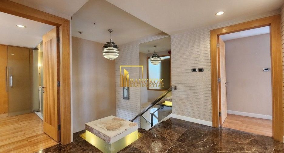 Condo en alquiler de 3 habitaciones en Khlong Toei, Bangkok
