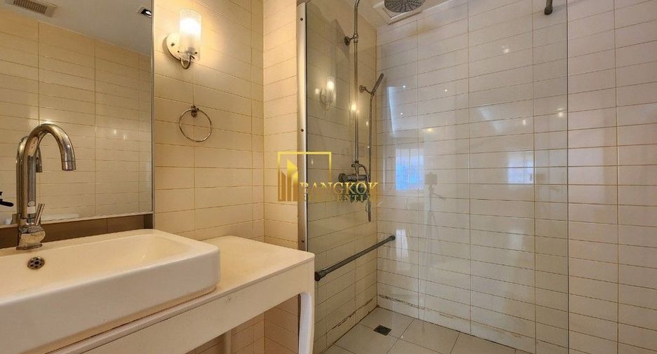Condo en alquiler de 3 habitaciones en Khlong Toei, Bangkok