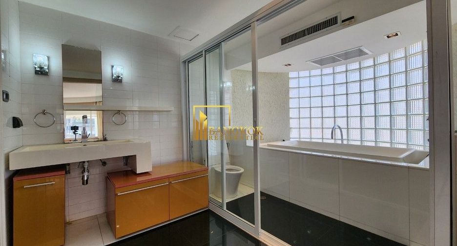 Condo en alquiler de 3 habitaciones en Khlong Toei, Bangkok