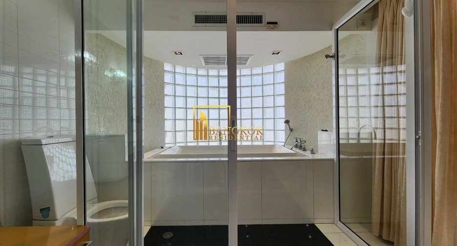 Condo en alquiler de 3 habitaciones en Khlong Toei, Bangkok