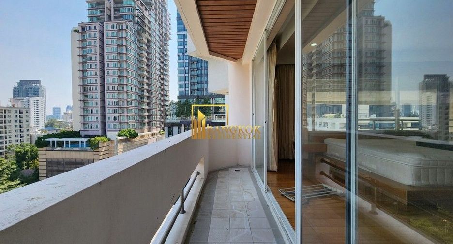 Condo en alquiler de 3 habitaciones en Khlong Toei, Bangkok