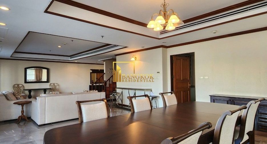 Condo en alquiler de 3 habitaciones en Khlong Toei, Bangkok