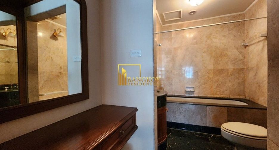 Condo en alquiler de 3 habitaciones en Khlong Toei, Bangkok