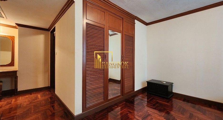 Condo en alquiler de 3 habitaciones en Khlong Toei, Bangkok