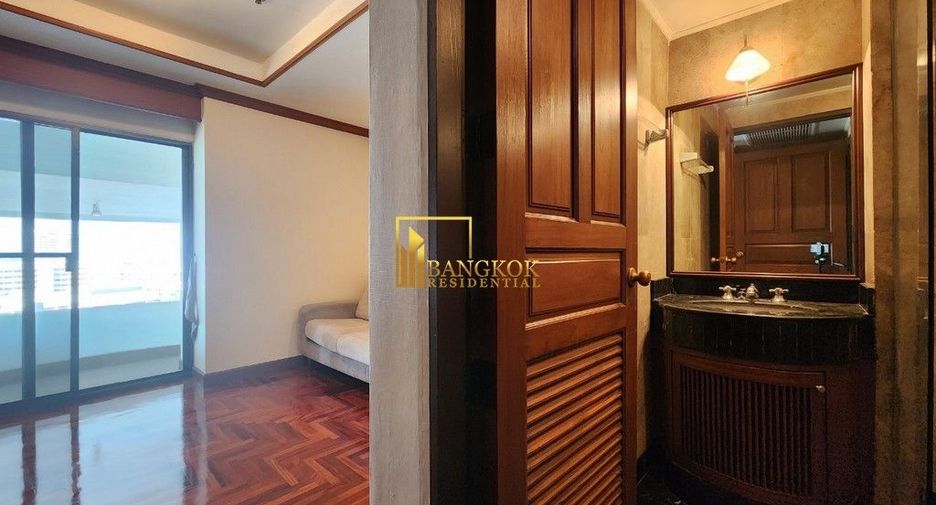 Condo en alquiler de 3 habitaciones en Khlong Toei, Bangkok