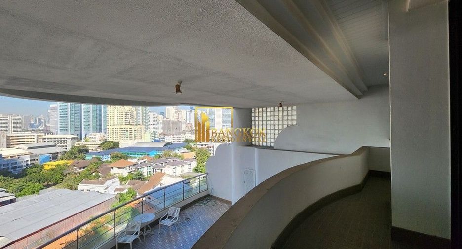 Condo en alquiler de 3 habitaciones en Khlong Toei, Bangkok